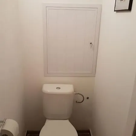 アパート Spacious Flat In Wider Centre Of With Balcony And Free On-street Parking *